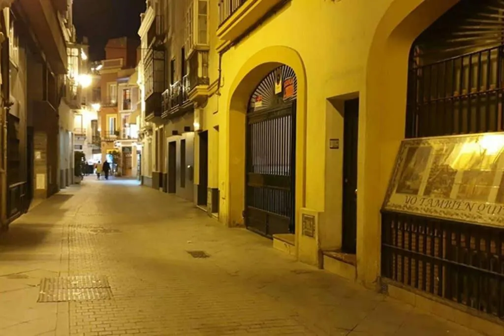 Apartamento Suite Next To Catedral Sevilla Daire